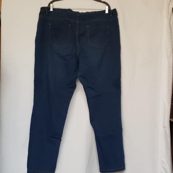 Jeans - Picture 2 of 2